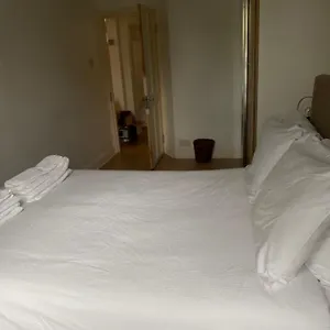 Apartment Minutes From The Shard, London
