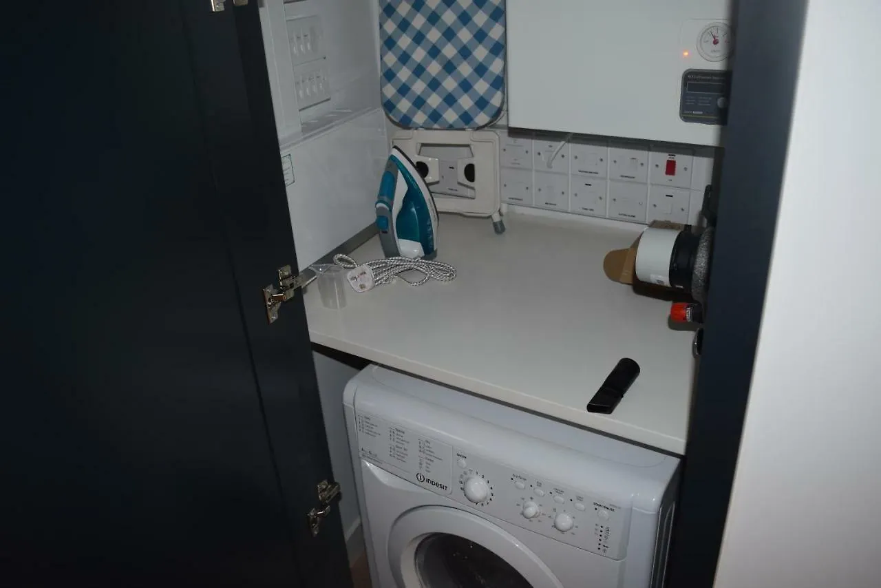 London City Island 3 Bedroom Luxury Apartments, Canary Wharf Apartment