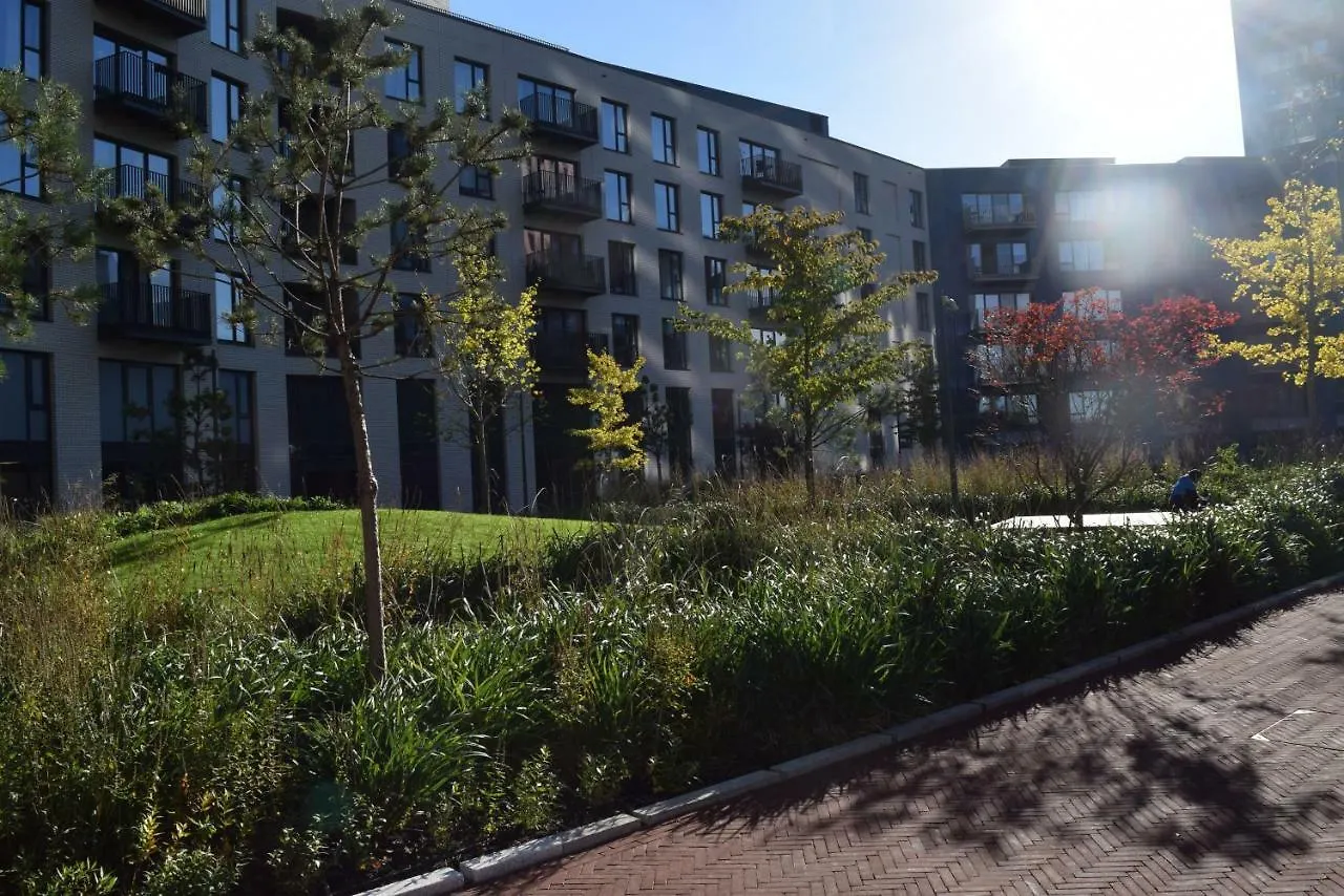 London City Island 3 Bedroom Luxury Apartments, Canary Wharf Apartment
