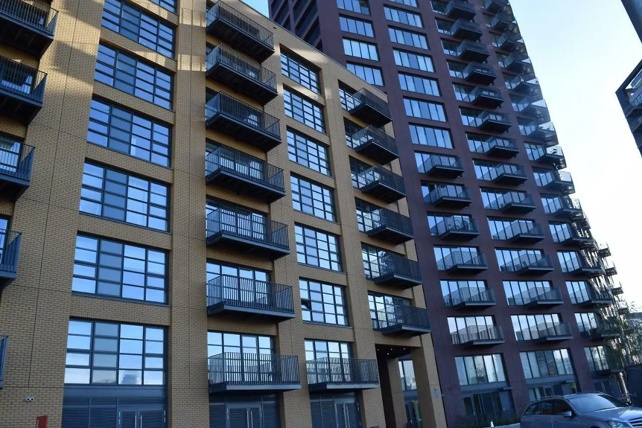 London City Island 3 Bedroom Luxury Apartments, Canary Wharf